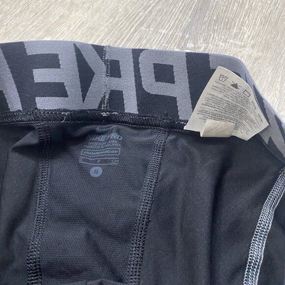 Nike Pro Hypercool Compression Tight Black Fitted Capri Men Leggings Size Small - Picture 2 of 2